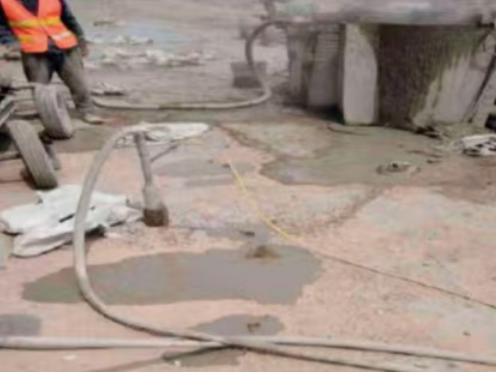 荆门水泥混凝土路面板底注浆技术 路面脱空注浆整治方案