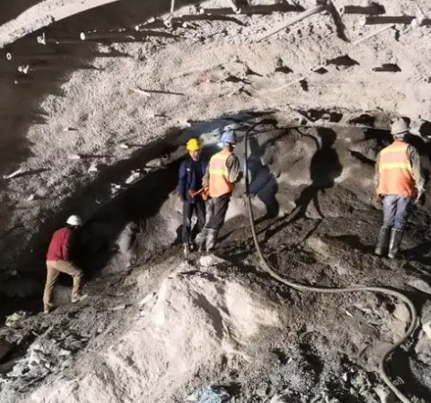 荆门拱顶带模注浆料的施工流程及注意事项
